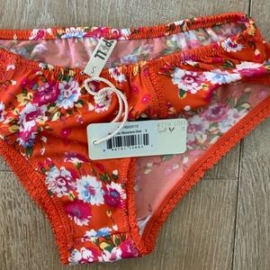 NWT Spell Revolver Bloomers, Red, Small